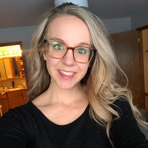 Meet your Posher, Kayla